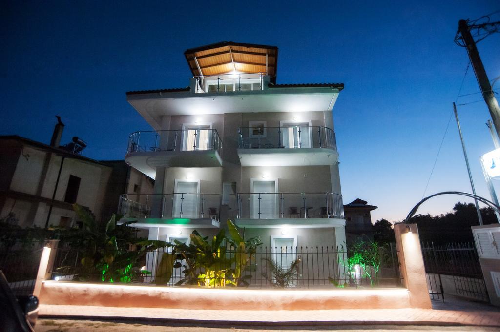 Vanessa'S Rooms & Apartments 卡纳里奥 外观 照片